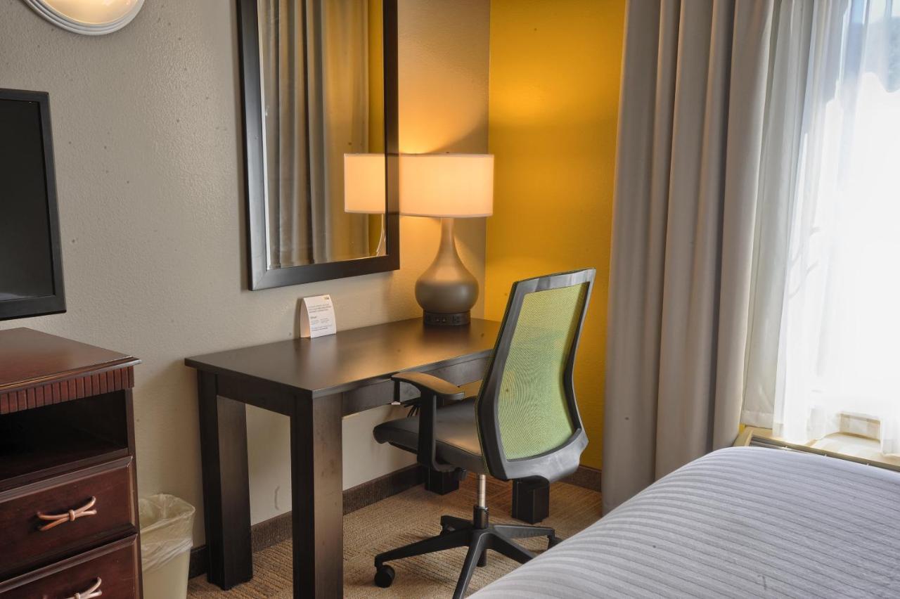 Holiday Inn Express Hotel & Suites Pell City Zewnętrze zdjęcie